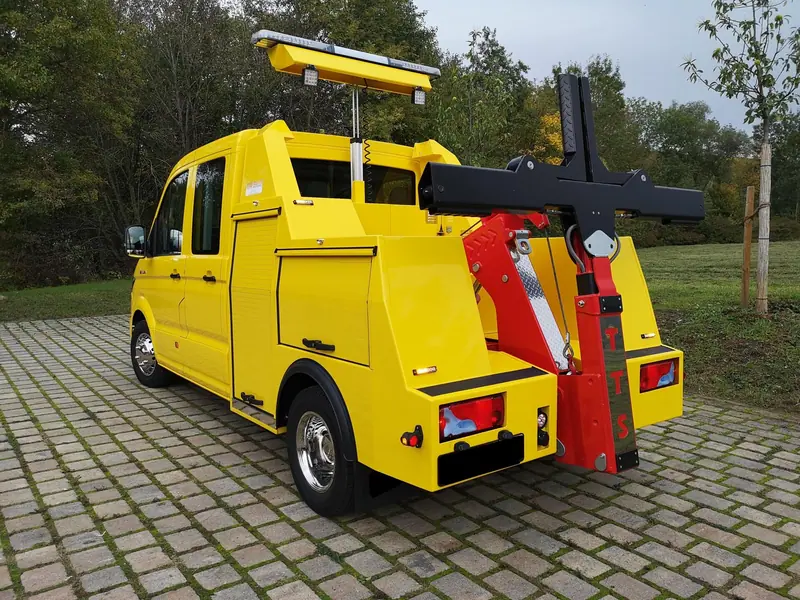PickUp mit Hubbrillen-Aufbau – Aufnahme 03